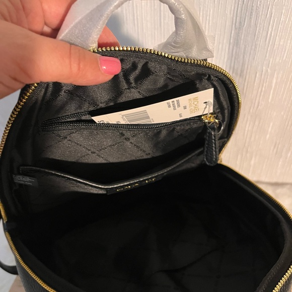 Michael Kors Women's Erin Medium
Pebbled Leather Backpack - Picture 4 of 6